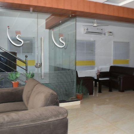 Отель Surag Residency Tiruchirappalli Экстерьер фото