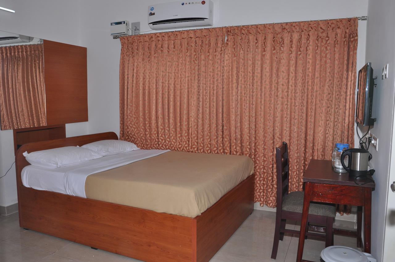 Отель Surag Residency Tiruchirappalli Экстерьер фото