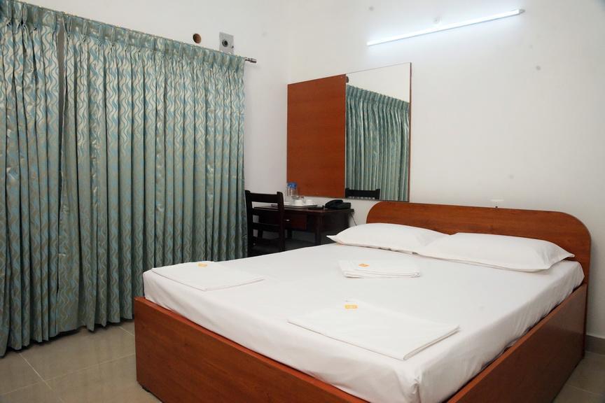 Отель Surag Residency Tiruchirappalli Экстерьер фото