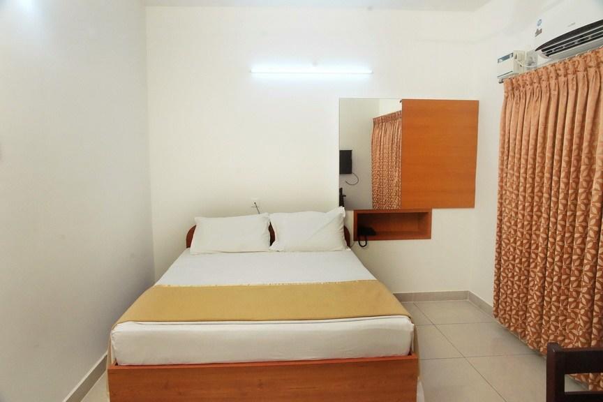 Отель Surag Residency Tiruchirappalli Экстерьер фото
