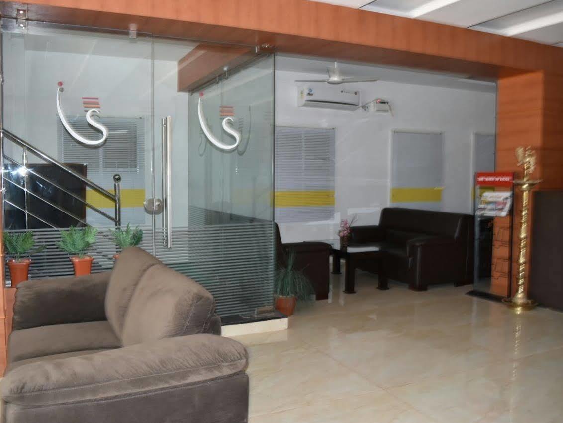 Отель Surag Residency Tiruchirappalli Экстерьер фото