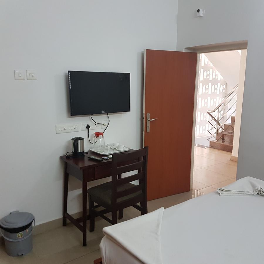 Отель Surag Residency Tiruchirappalli Экстерьер фото
