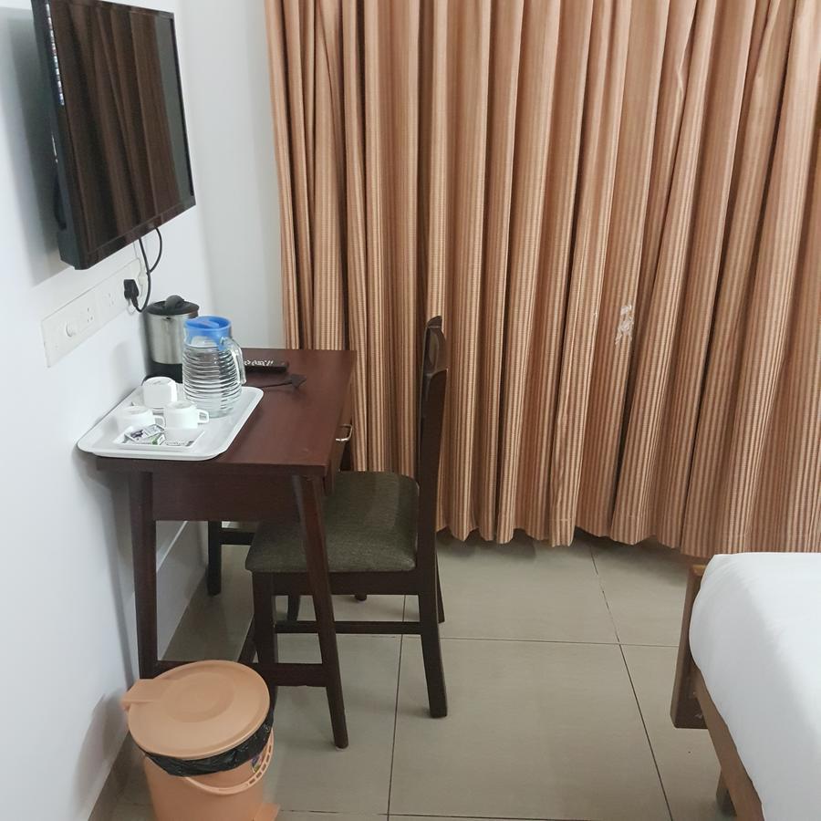 Отель Surag Residency Tiruchirappalli Экстерьер фото